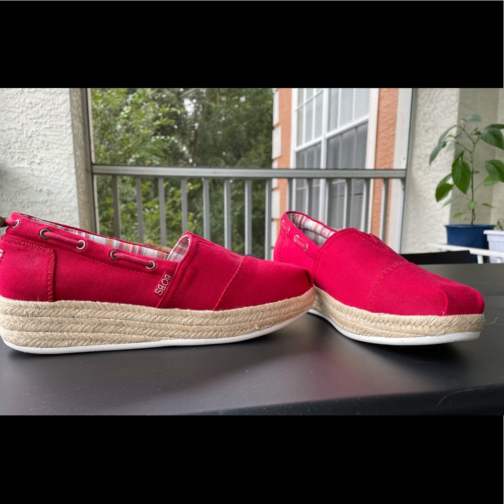 Platform red BOBs wedge slip-on never worn